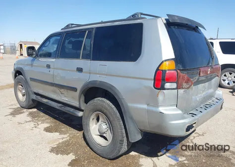2000 Mitsubishi Montero Sport Ls/Xls z USA, uszkodzony, nr VIN JA4LS31H1YP815611